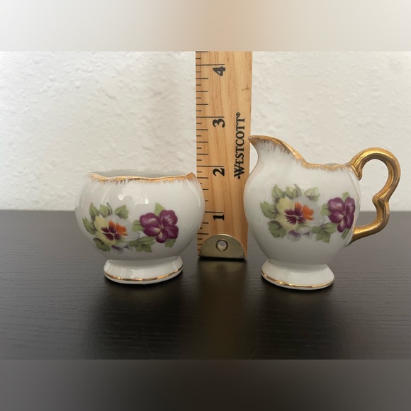 Vintage Porcelain Miniature Cream and Sugar Set 2.5” - Picture 4 of 4